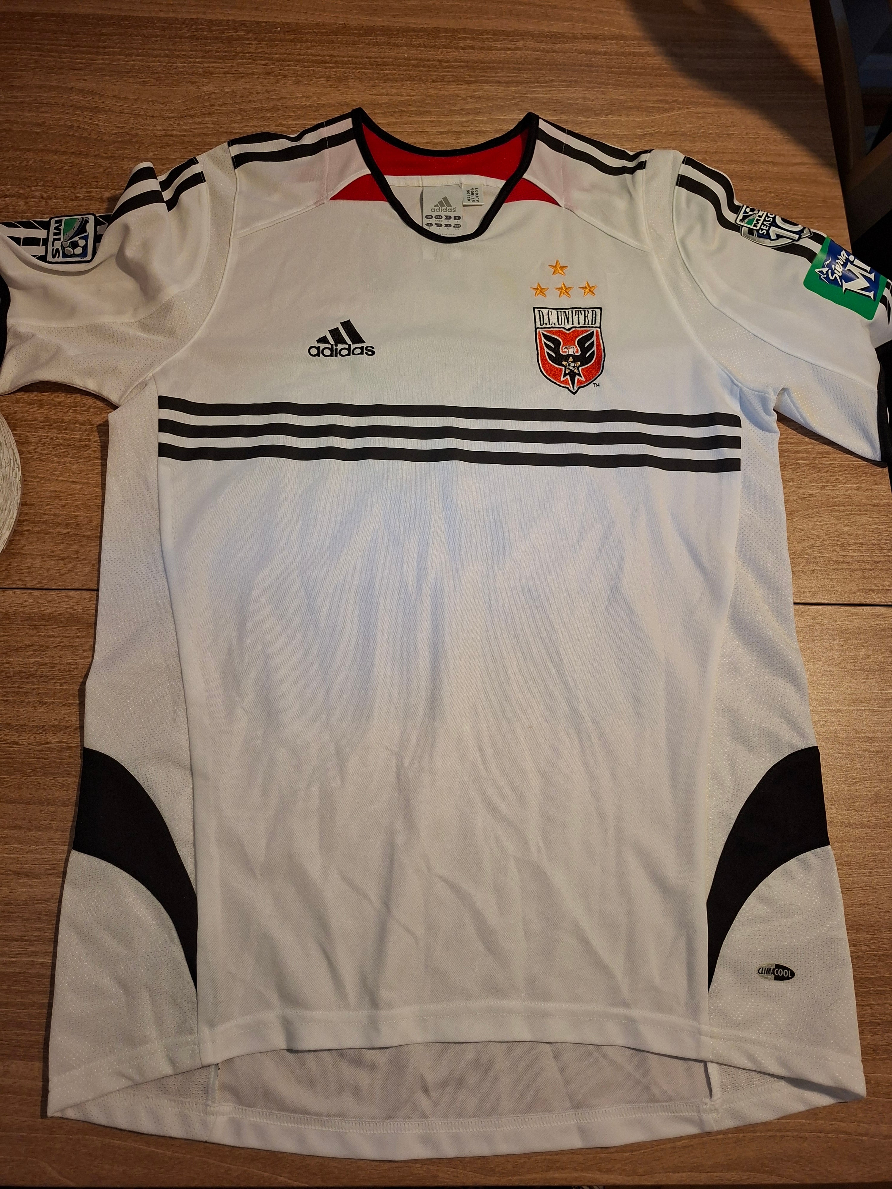 DC United #9 – Freddy Adu Signed Jersey (Medium)